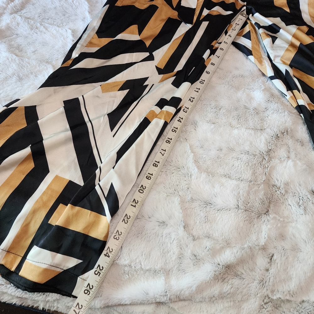 Luxeology Geometric Black and Gold Wide Leg Jumpsuit - Size XL Petite Length - Picture 14 of 16